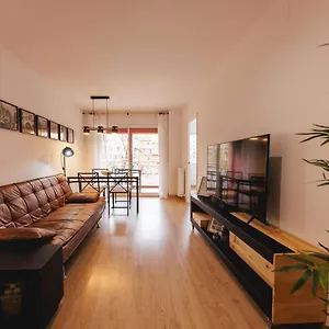 Apartment Bravissimo Pont De La Princesa, Comfortable 3-bedroom, Girona